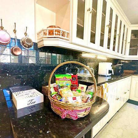 Villa Casacara Marbella Beachside Costabella -Spain מראה חיצוני תמונה