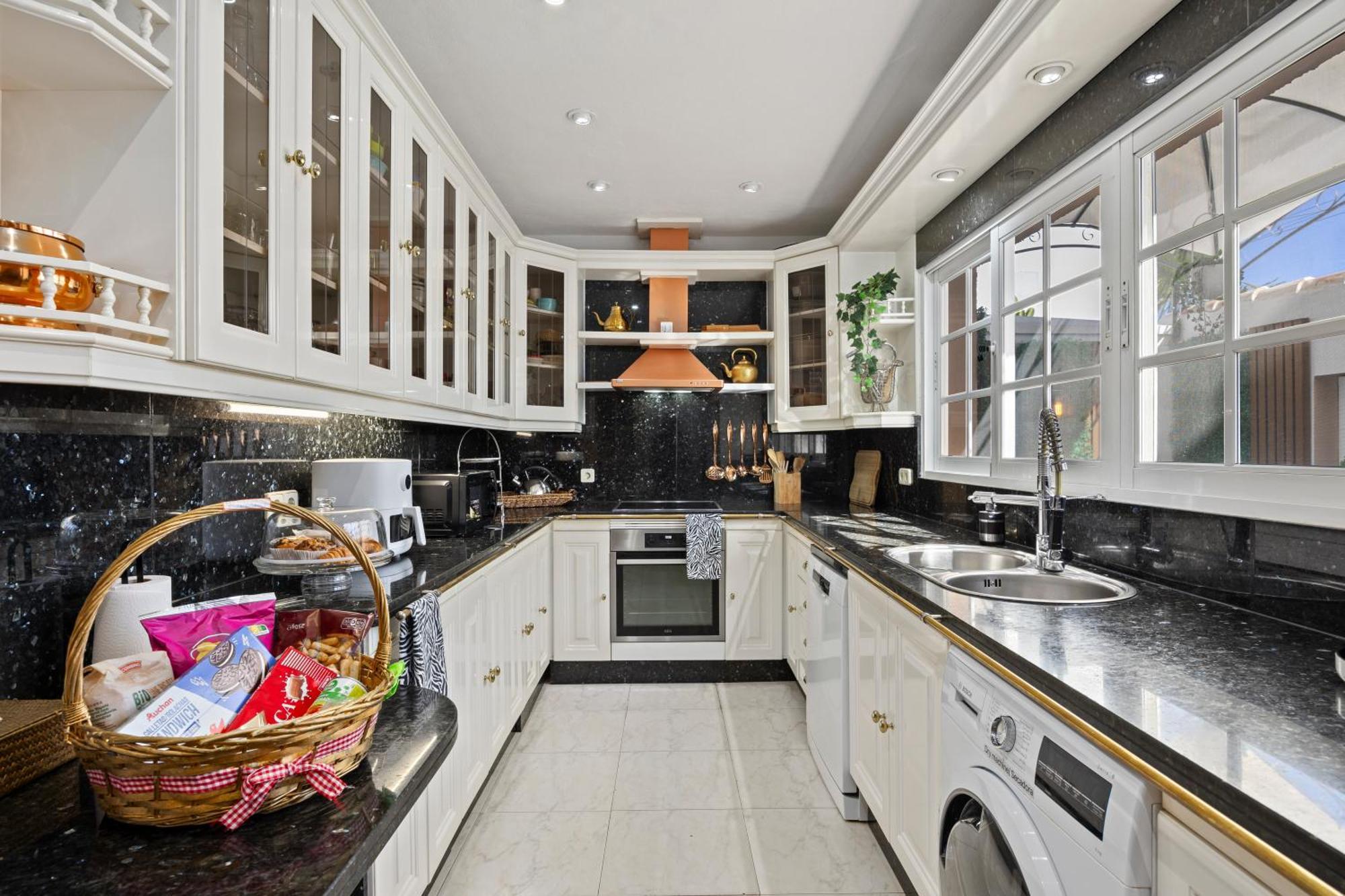 Villa Casacara Marbella Beachside Costabella -Spain מראה חיצוני תמונה